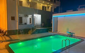 Villa Elvis Caca